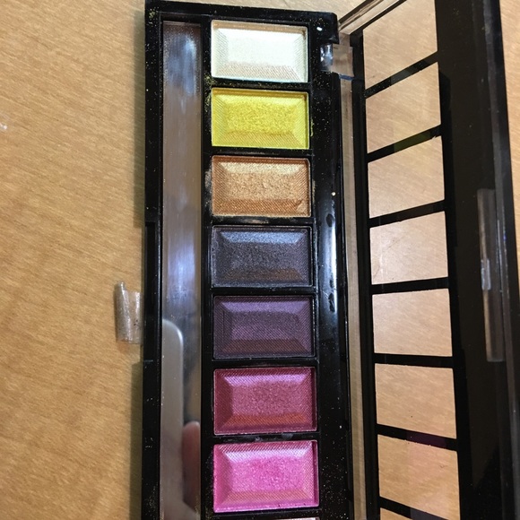 Bundle of Used Eyeshadow - Picture 5 of 7